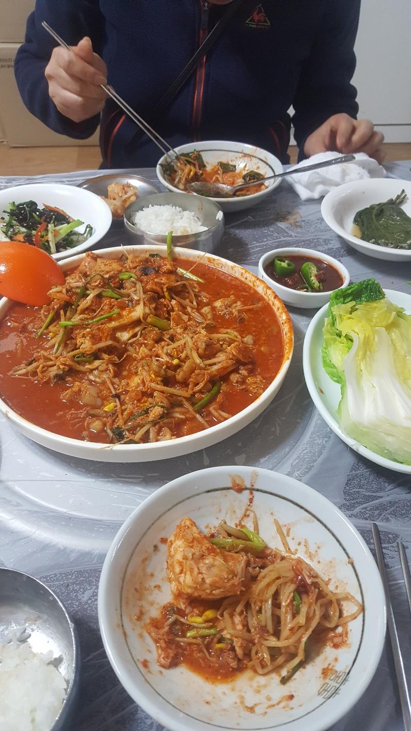 점심으로 아구찜 묵고 있는디 | 보배드림 자유게시판