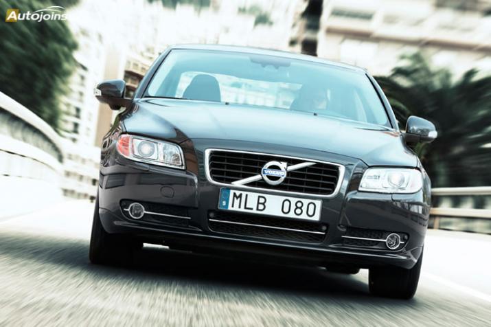 volvo_s80_09_10.jpg