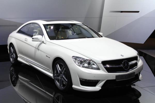 Cl 63 Amg أبيض ثلجي تحبس الأنفاس في معرض باريس منتدى السيارات الكورية