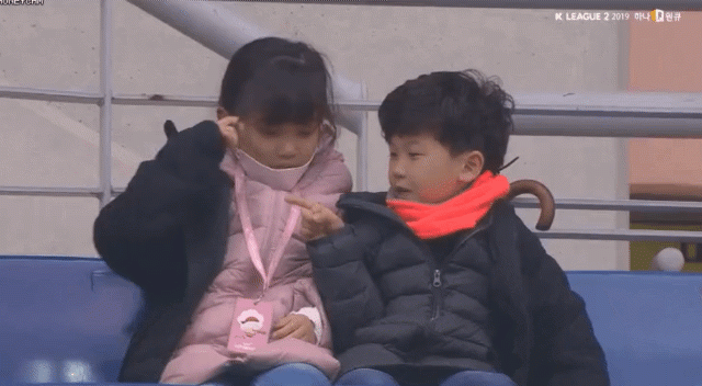 애들도 이렇게 노는데... | 보배드림 유머게시판