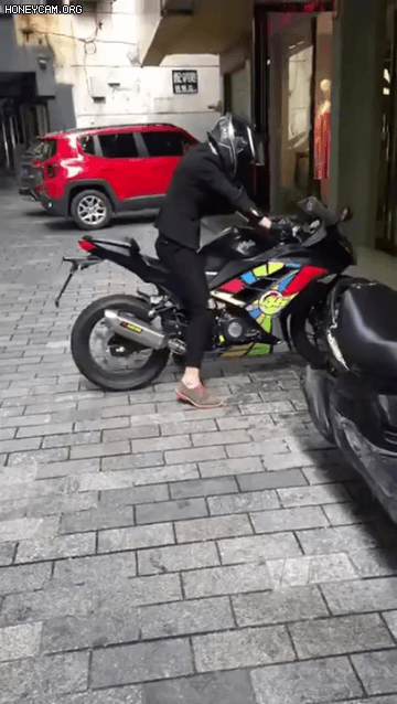 8c22478edd1b9b043f9d9aca9f4254fcd5947426.gif