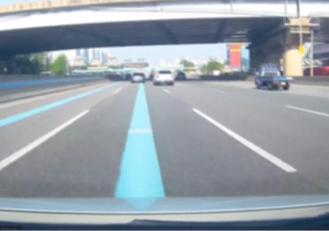 남이 끼어들기.jpg