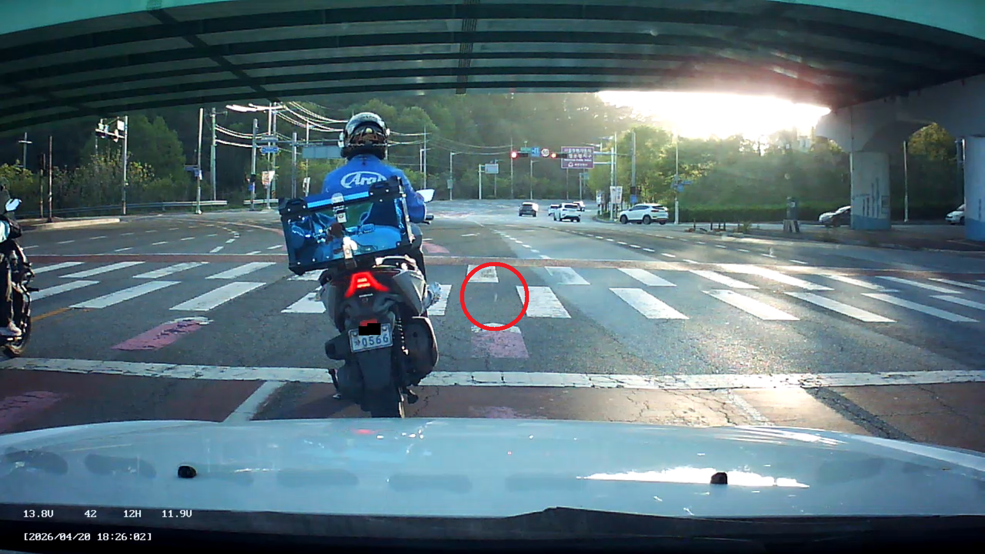 대전대덕차0566 담배꽁초무단투기 오토바이 02.PNG