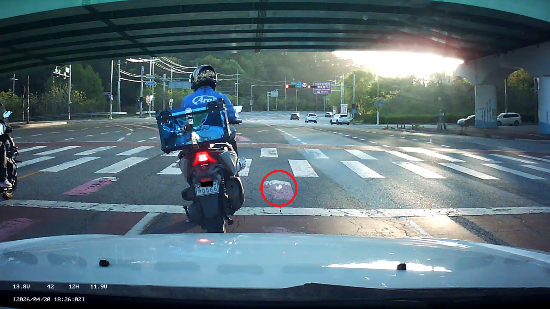 대전대덕차0566 담배꽁초무단투기 오토바이 03.PNG