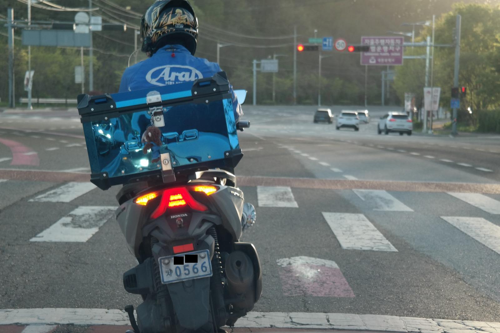 SAM_0169(대전대덕차0566 담배꽁초무단투기 오토바이).JPG