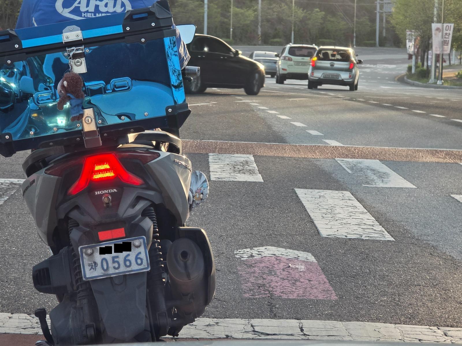 20260420_182152(대전대덕차0566 담배꽁초무단투기 오토바이).jpg