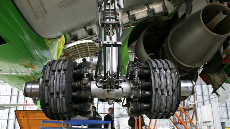 Brakes_Airbus_A319-114_S7_Siberia_Airlines-hl.png
