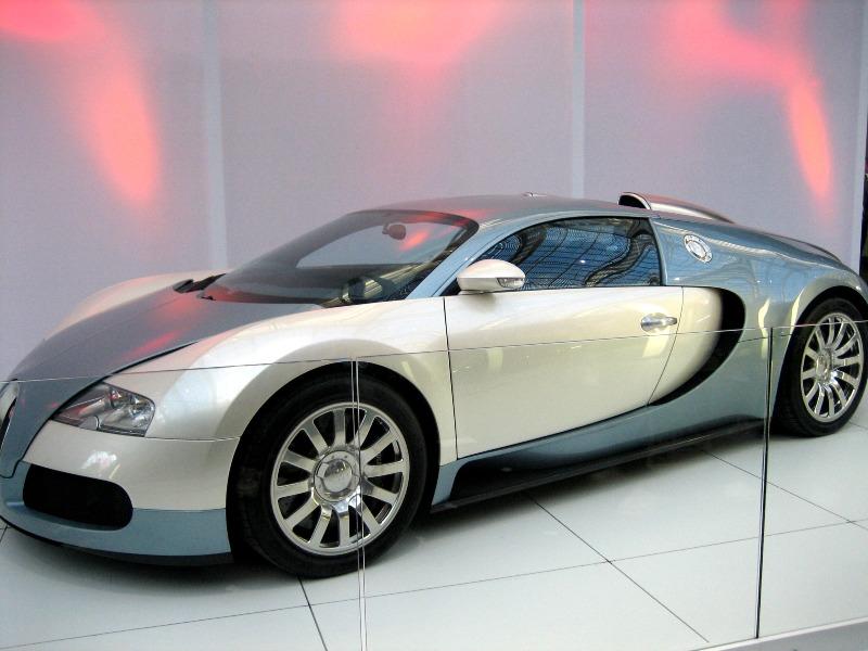 glory_of_the_veyron_by_toyonda_d20x4eo.jpg