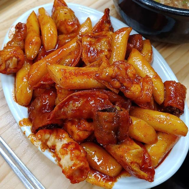 닭강정 소스가 생각날정도 끈적한 국물이 일품인 떡볶이 | 보배드림 자유게시판