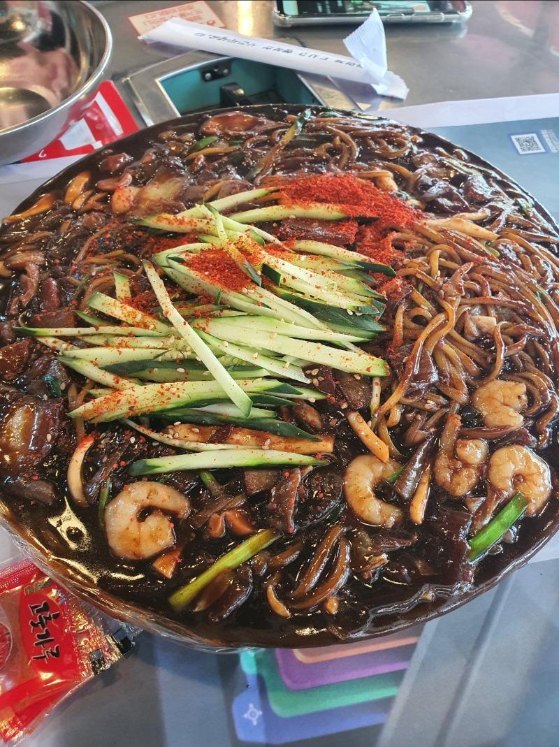 오늘 점심은!!!! 광동식 해물 쟁반짜장!!!! | 보배드림 자유게시판