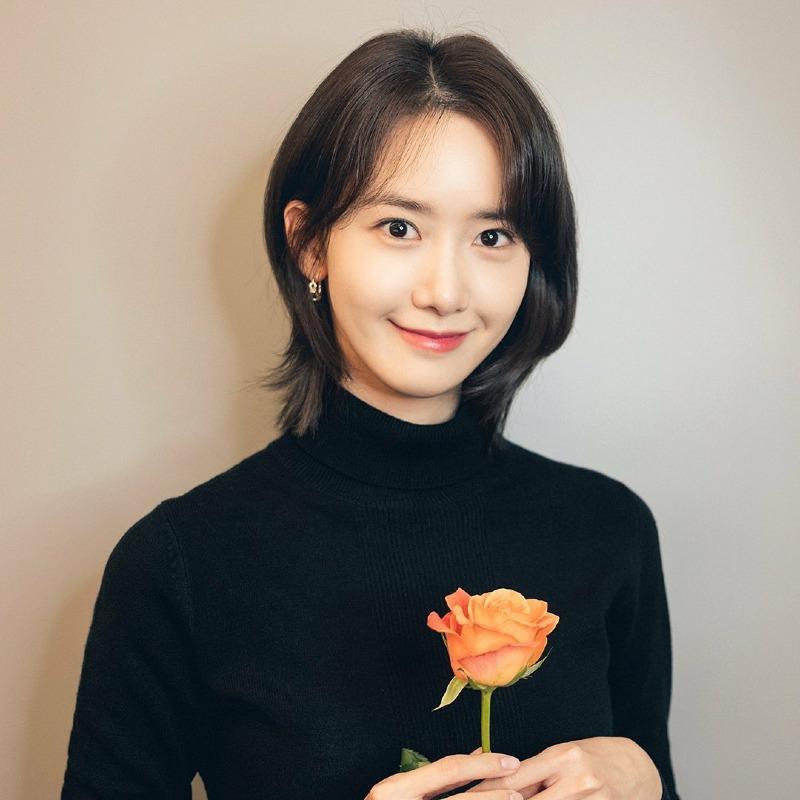 limyoona__official_CHg94qZDeAC.jpg