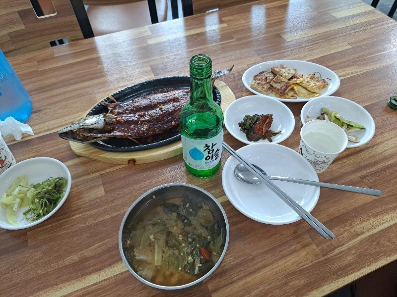 경상남도 사는데 식당서 다 참이슬 먹네요 ㅎㄷㄷ | 보배드림 자유게시판