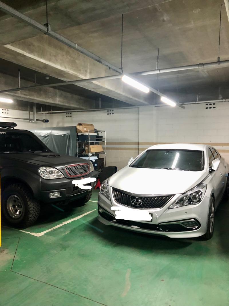 [양심좀 챙깁시다] 주차알박기 + 개인 정비소 차림 | 보배드림 자유게시판