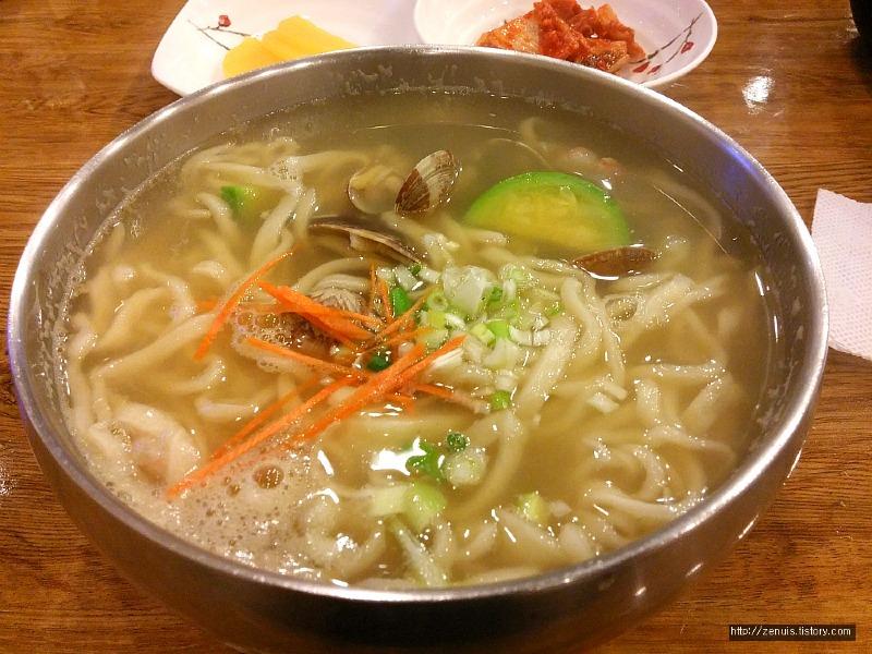 빗방울도 떨어지고 날씨가 추우니 부산 칼국수가 땡긴...... | 보배드림 자유게시판