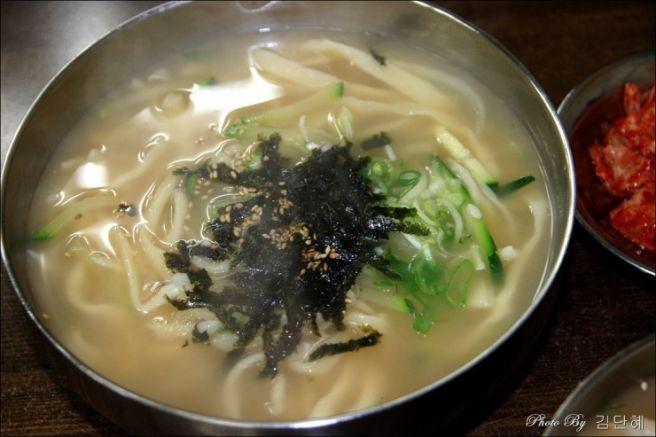 홍두깨칼국수 이미지