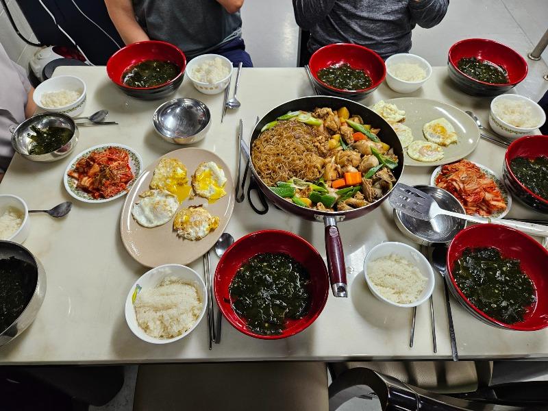 직장에서 해먹는 3천원 점심 찜닭 | 보배드림 자유게시판