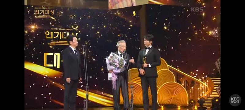 Screenshot_20250113_161819_YouTube.jpg