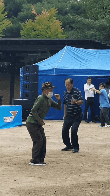 GAoK1707878206_1805837747.gif