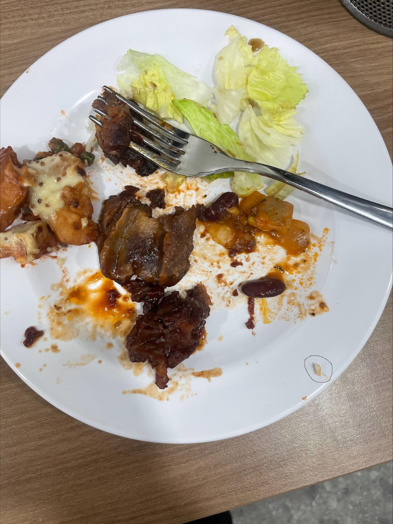 6.28 애슐리 폭립 순살 먹던중 치아파절.jpg