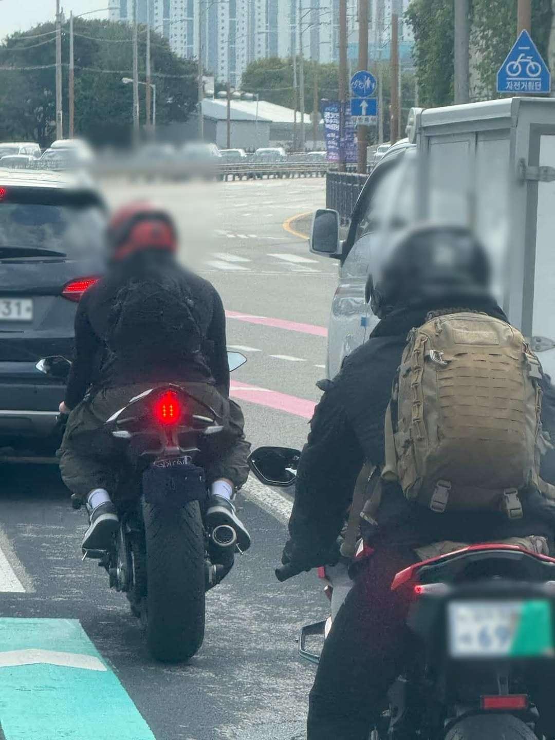 인스타 DM 제보-제보 내용-진짜 악질 오토바이앞에는 검정 천으로 싸고뒤에는 청테이프로 감았습니다.대부도 가는 길 제보입니다제보 방법-인스타 DM 또는 이메일(bobaedr (1).jpg