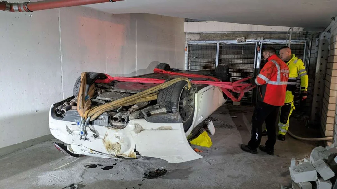 90-year-old-driver-parked-his-911-in-an-air-vent-after-v0-2geu6ss1kazf1.webp