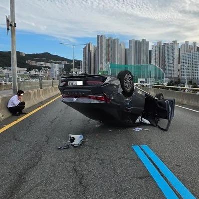 보배드림 인스타 DM 제보렌트카 아반떼 전복 목격#렌트카전복 #전복목격 #전복 #제보 #보배드림제보 방법-인스타 DM 또는 이메일(bobaedream@bobaedream.c (1).jpg