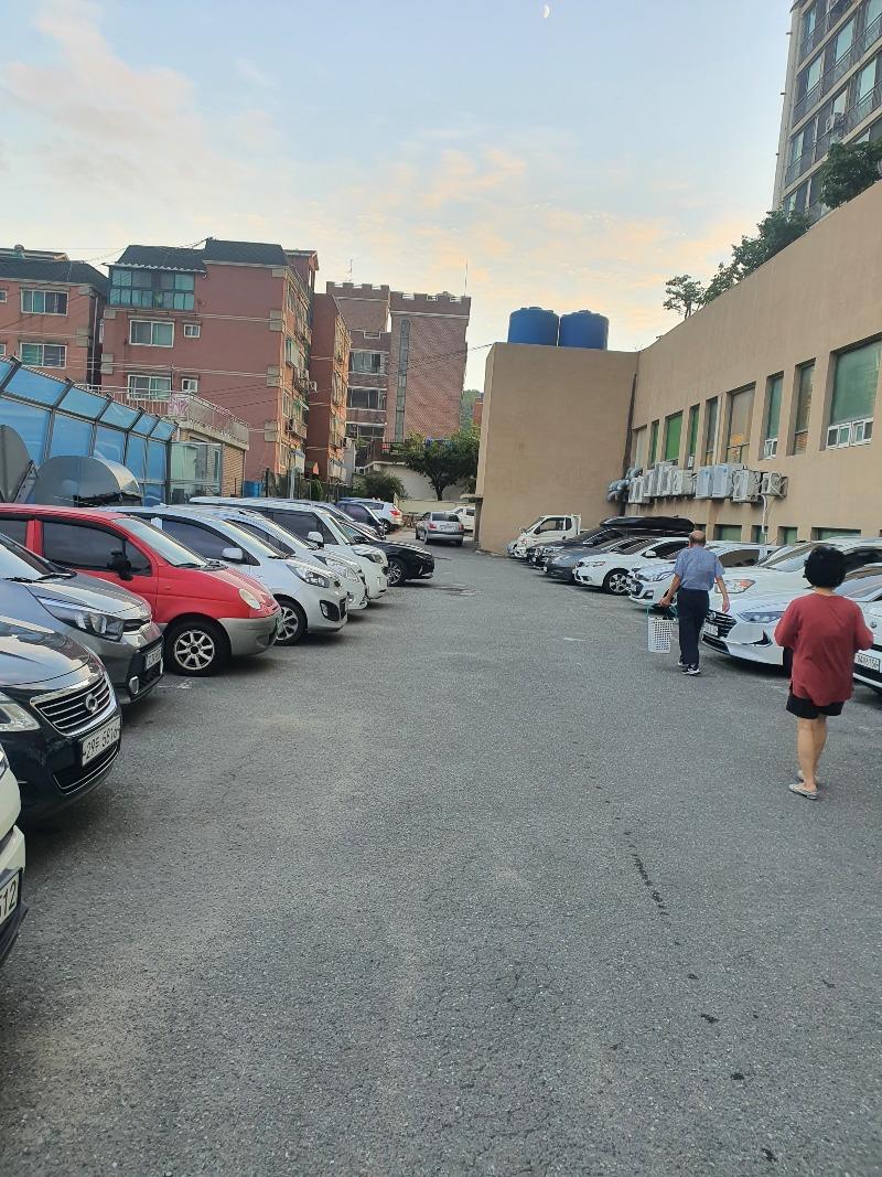 먼거리 조수석쪽 튀어 나온 정도.jpg