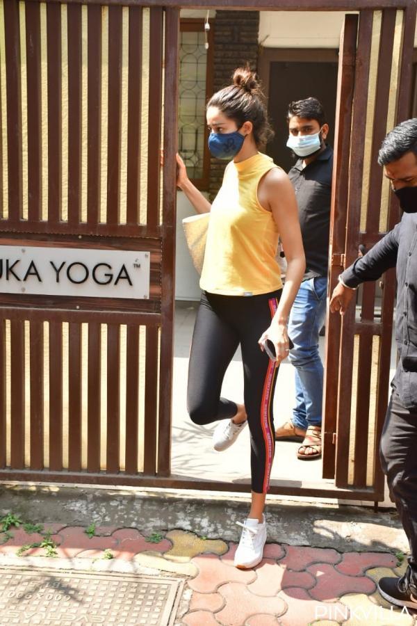 ananya-spotted-after-yoga-sesion_5.jpg