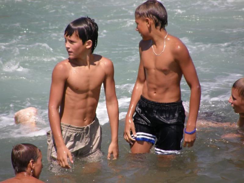 teen-boys-shirtless-cbf3712892da54df85eef73d1d46a5c91.jpg