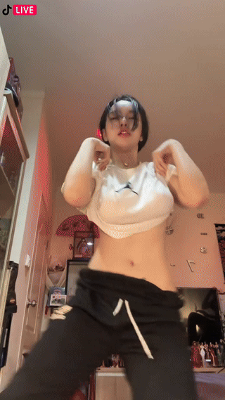05241-ezgif.com-video-to-gif-comverter.gif