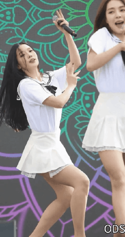 e3fb091b10eb4515a7ab57bb0e7e756a.gif