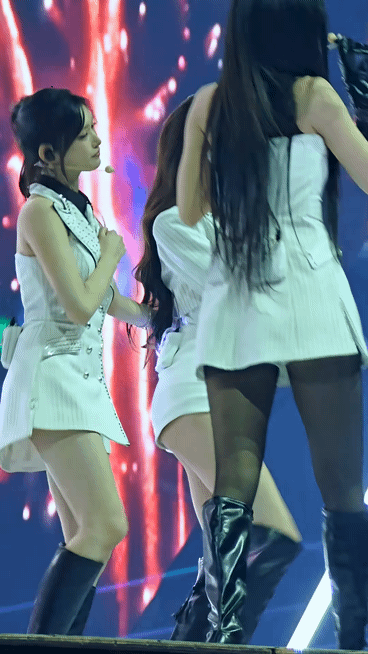251220 아이브 장원영 _REBEL HEART_ 직캠(2).gif