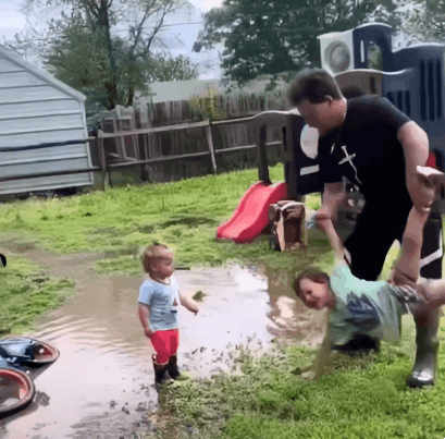 b78f200aac68904f2752e30be36684b9a0f4e385.gif