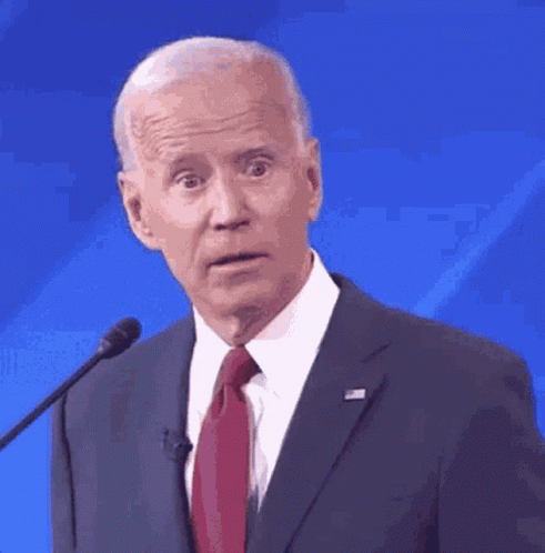 kiss1682471634_258881466.gif