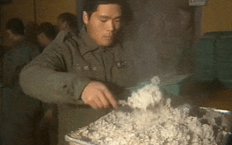 162429cee8935990.gif