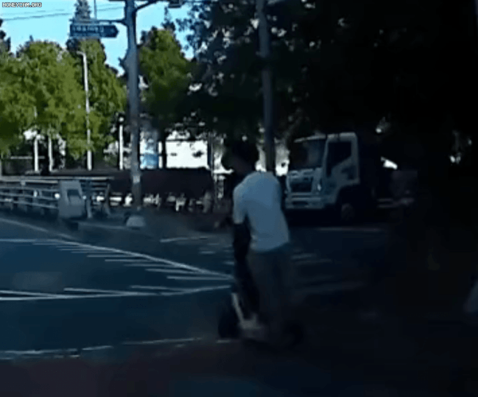 ec991b3eec44dc3de154b58b6f70941748d6aa22.gif
