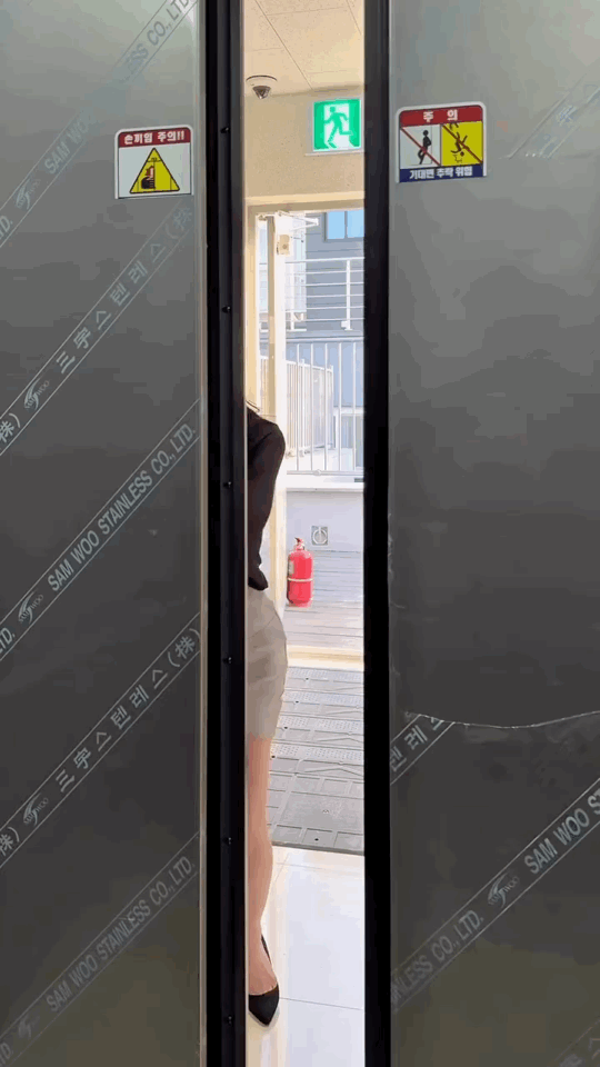 IMB_MO6BNO.gif