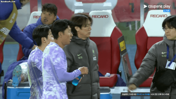 23556bfc9f2402c622aa0e6d5fcad0ffb4d70304.gif