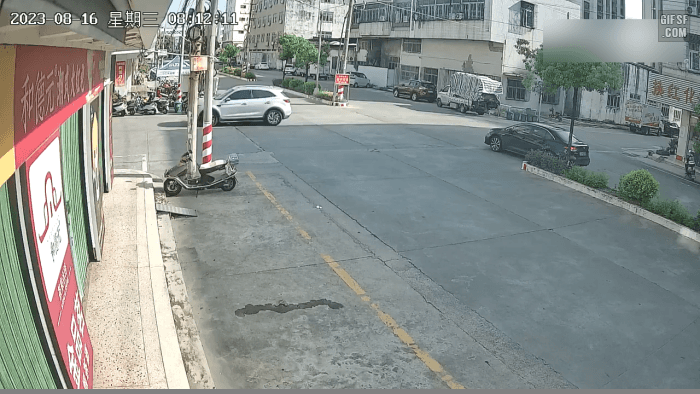 BwkW1692762133_1306223544.gif