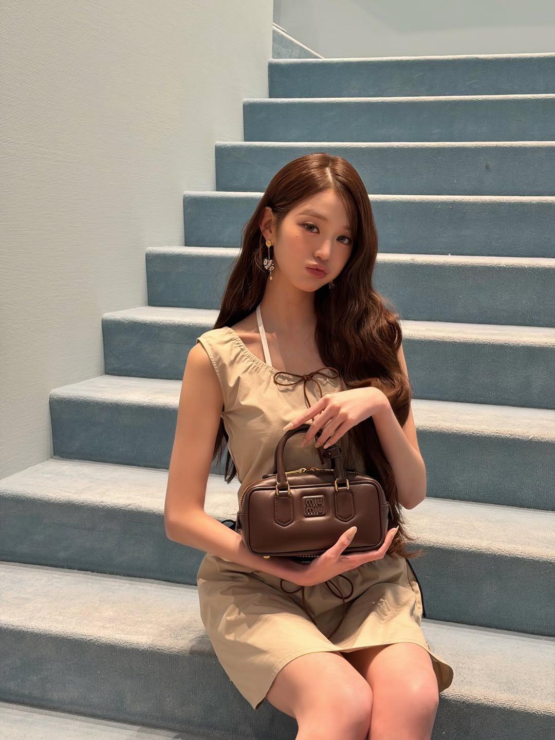 너쫌맘에든다나랑같이다니장@miumiu#MIUMIU#MiuMiuClub(6).jpg