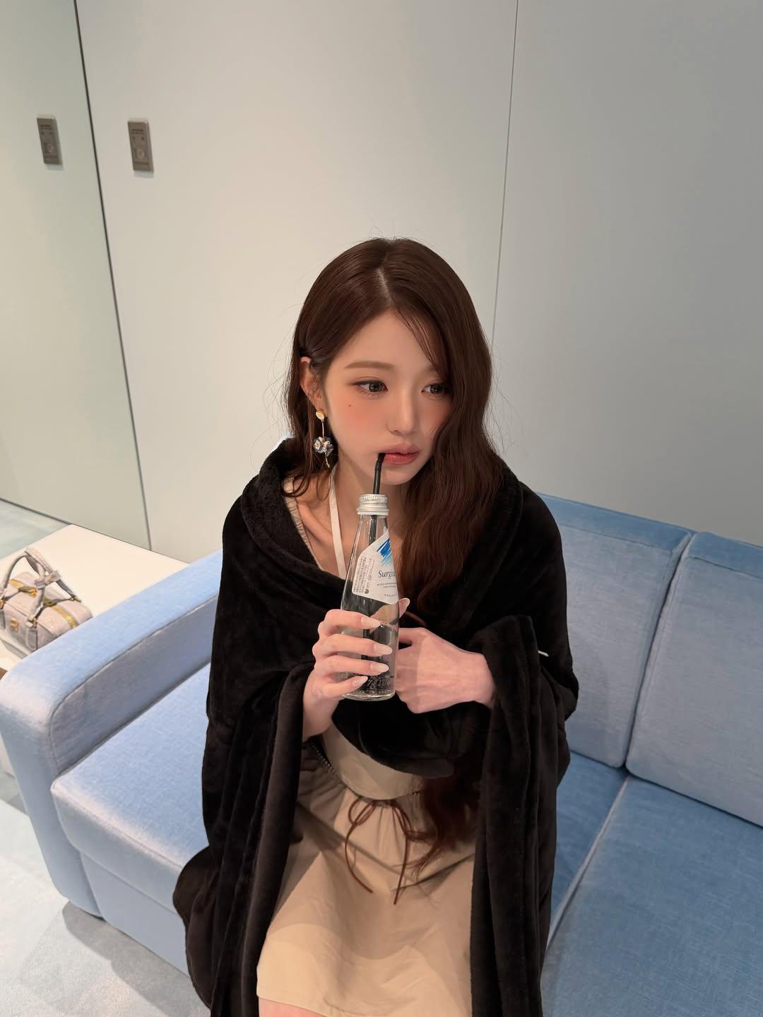 너쫌맘에든다나랑같이다니장@miumiu#MIUMIU#MiuMiuClub(8).jpg