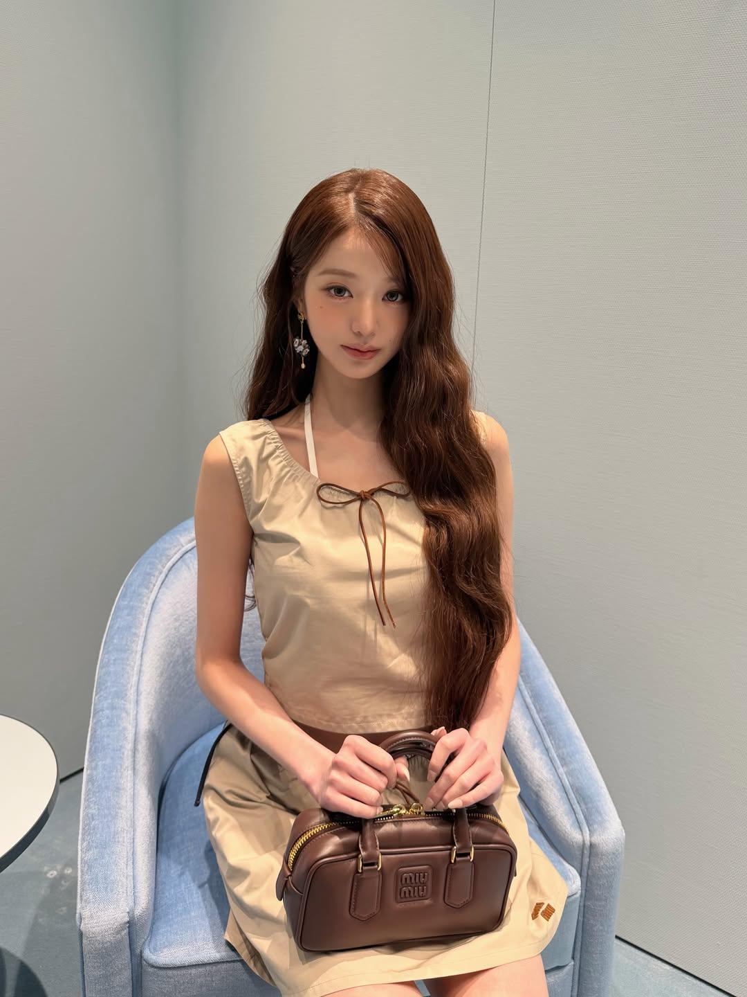 너쫌맘에든다나랑같이다니장@miumiu#MIUMIU#MiuMiuClub(10).jpg