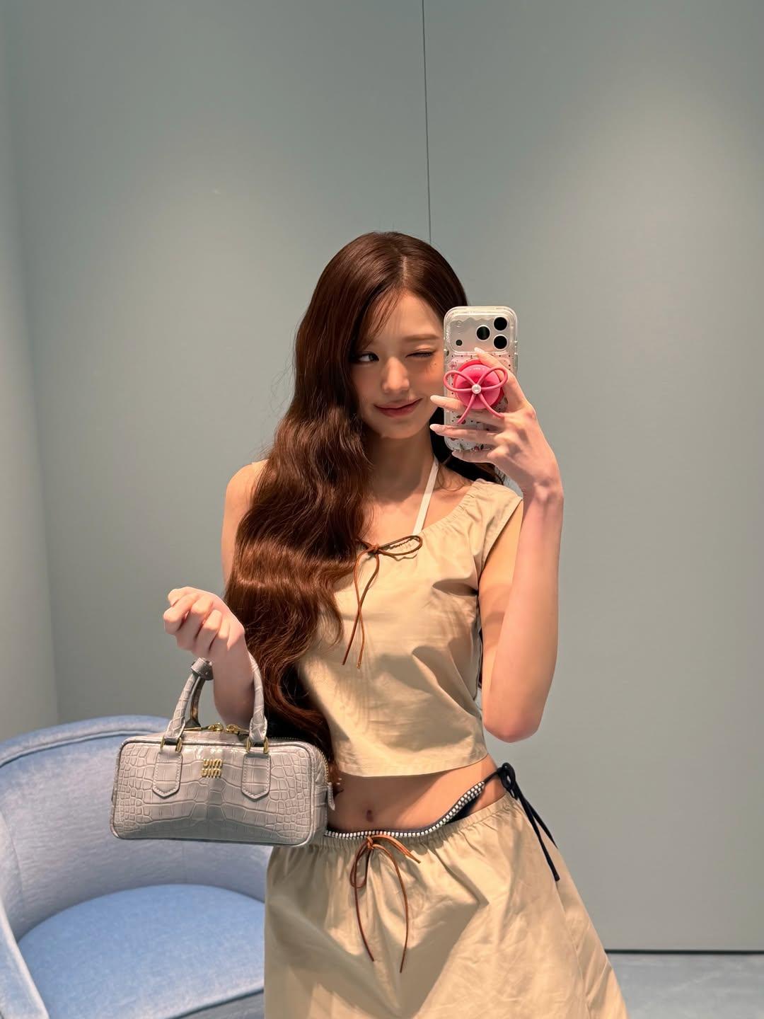 너쫌맘에든다나랑같이다니장@miumiu#MIUMIU#MiuMiuClub(14).jpg