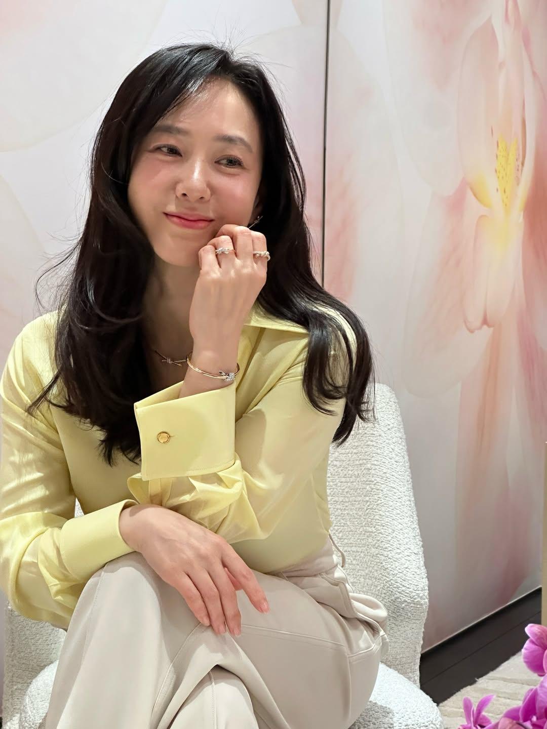@tiffanyandco  나에게 주얼리는연인과의 약속,가족과의 유대,그리고 우정의 순간을 담아내는 시간의 기록 입니다.? (5).jpg