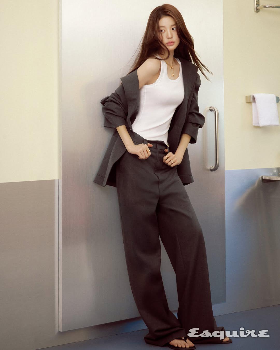 esquire.korea_20260520_p_3901132332636022423_8_3901106589944191413.jpg
