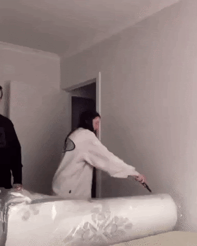 AwxM1657623549_926545316.gif