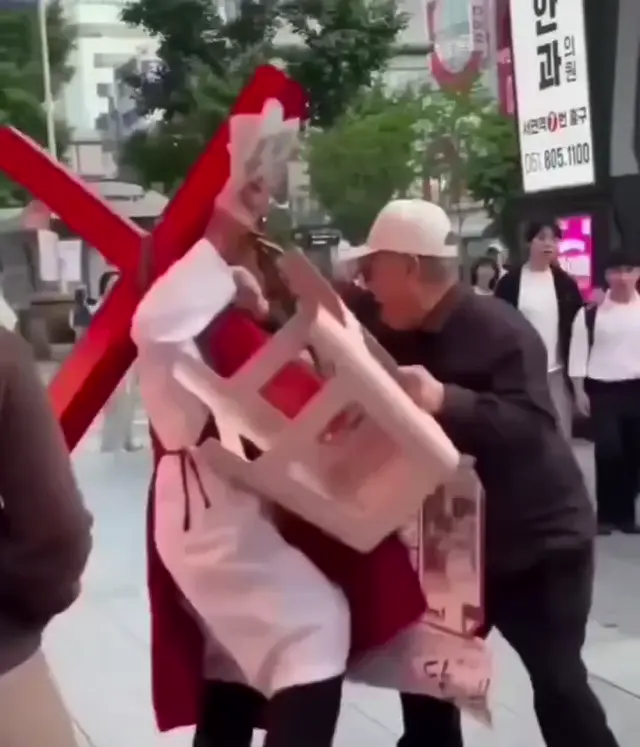 클릭하시면 원본 이미지를 보실 수 있습니다.
