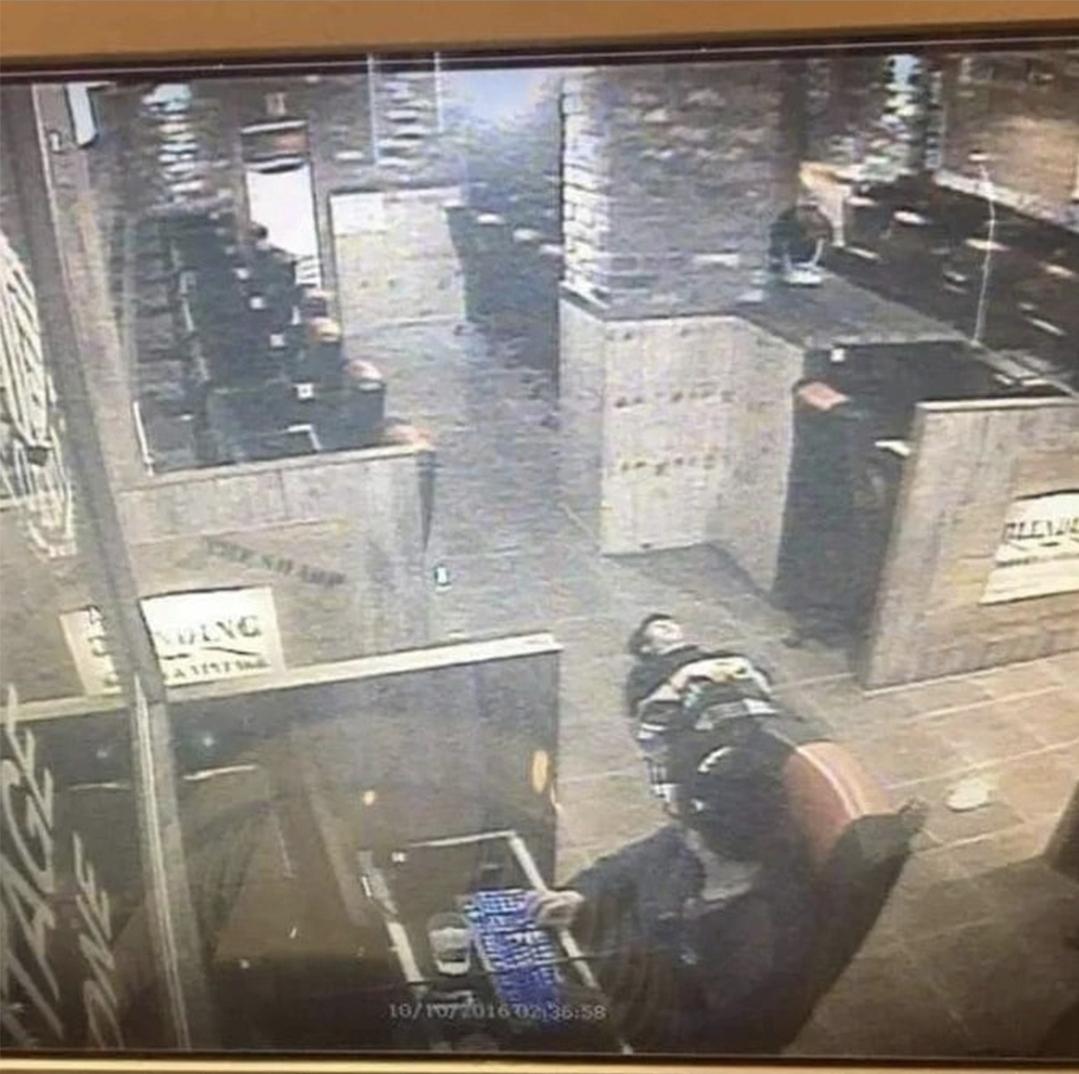 24701.jpg