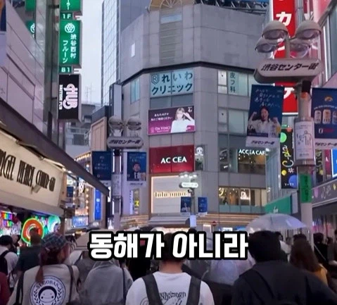 1792284753609-24.webp