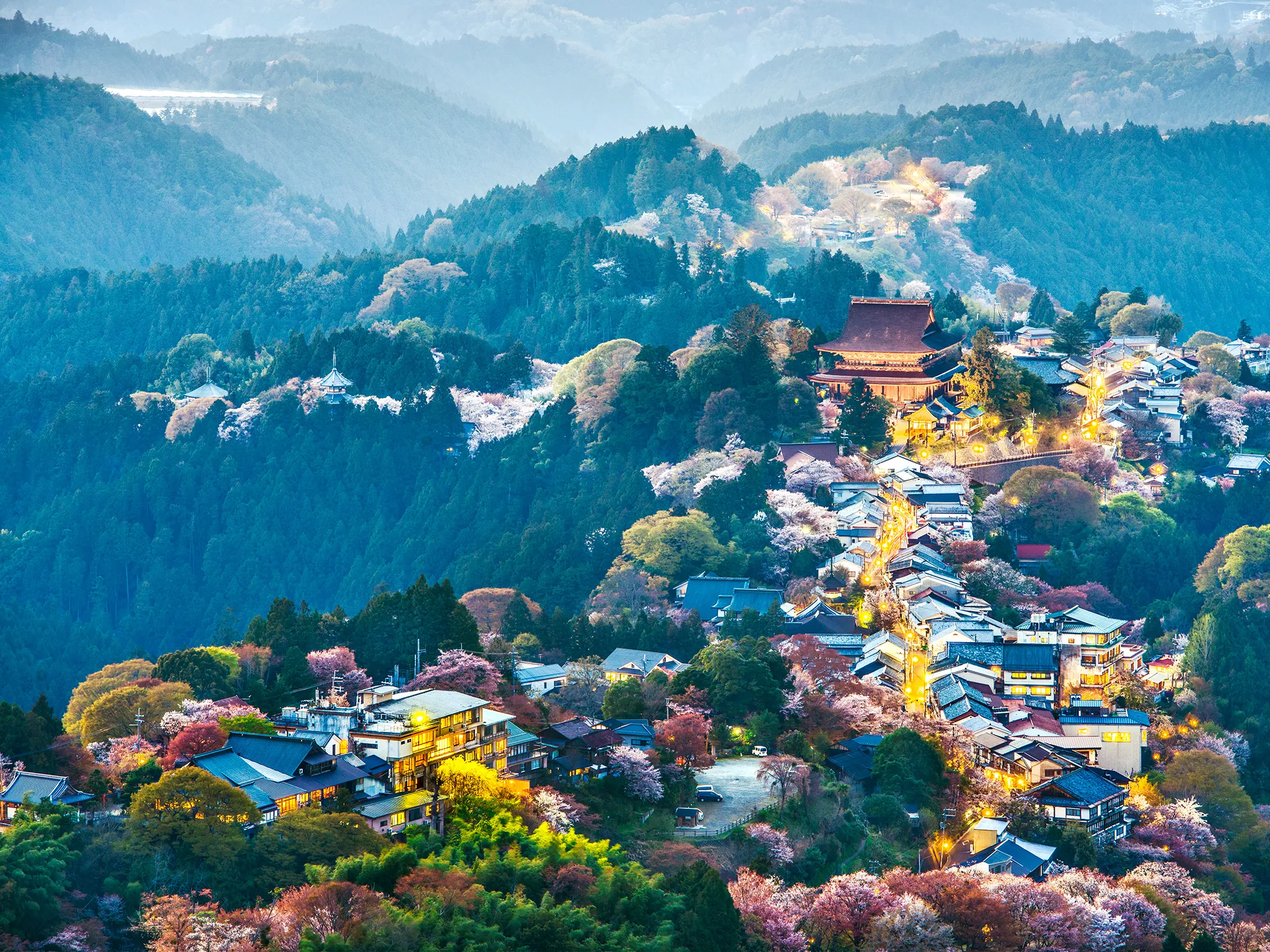 yoshinoyama--japan-GettyImages-488852217.webp